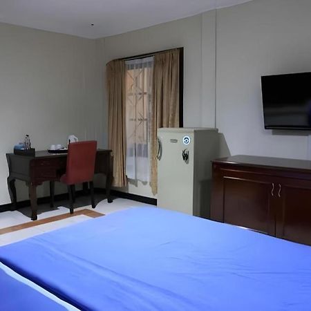 Mahadria Hotel Serang Buitenkant foto