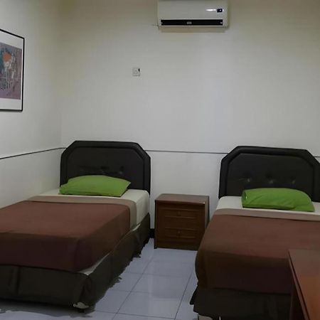 Mahadria Hotel Serang Buitenkant foto