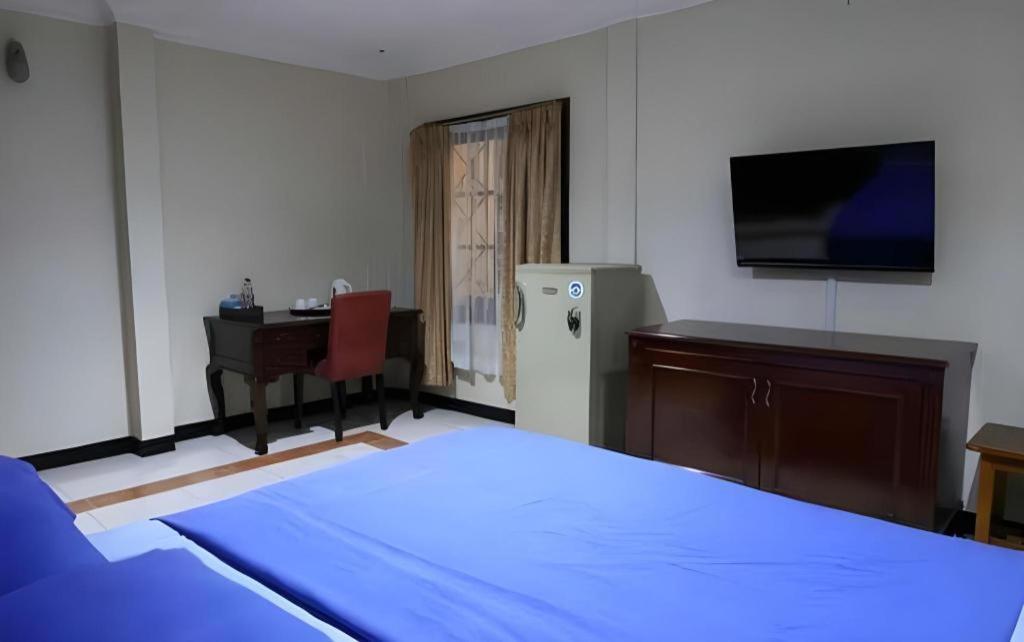 Mahadria Hotel Serang Buitenkant foto