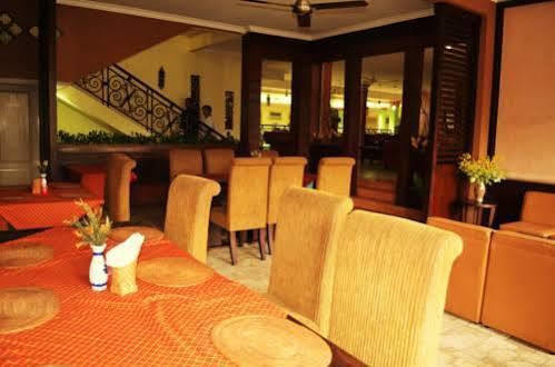 Mahadria Hotel Serang Buitenkant foto